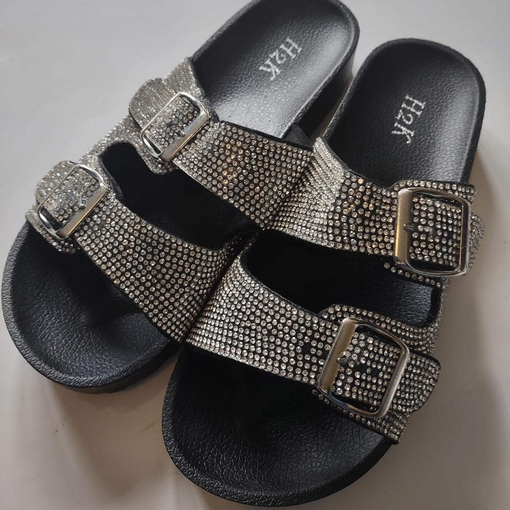 H2k women's shoes size 7